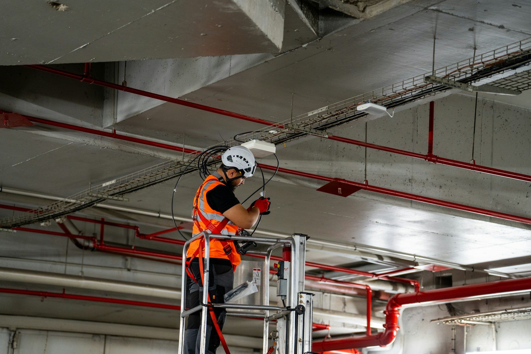 Professionelle Arbeiten an der Gebäudetechnik